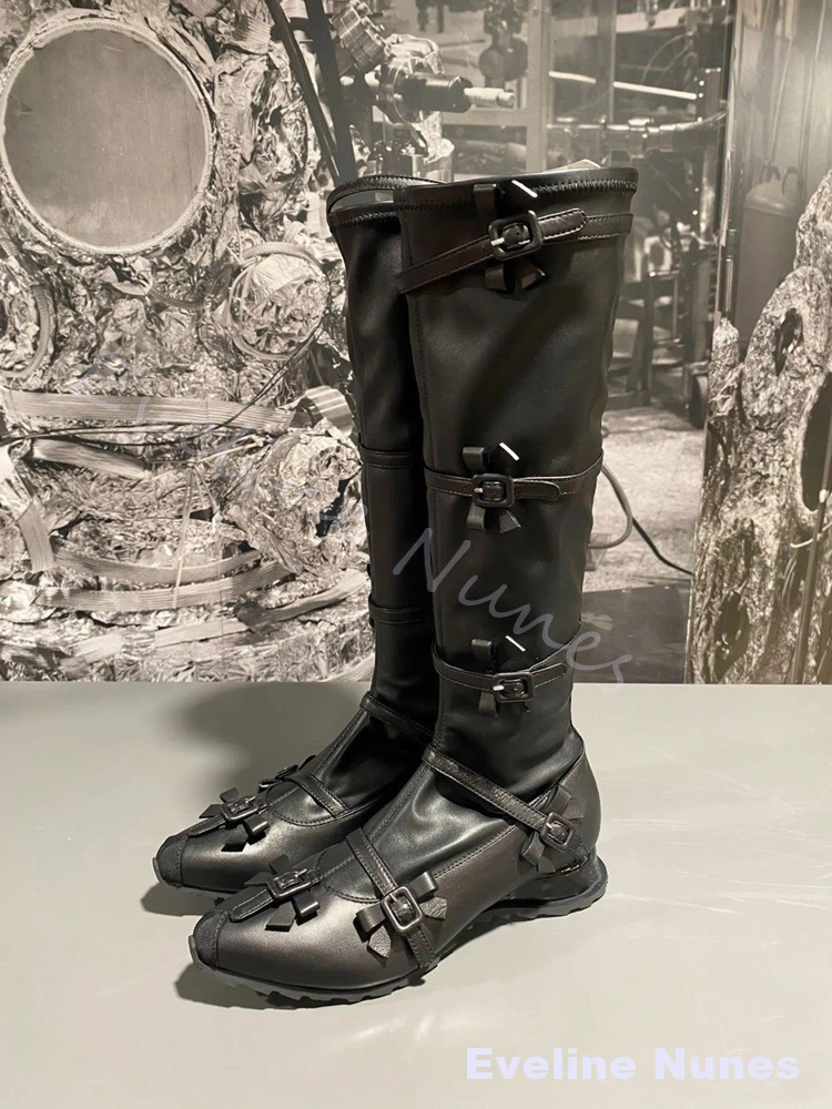 Sepatu Bot Hitam Wanita Model  - Leather Classic Strap ulasan dan harga